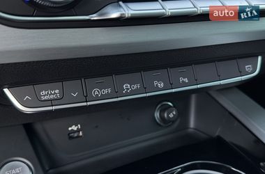 Седан Audi A4 2022 в Ровно
