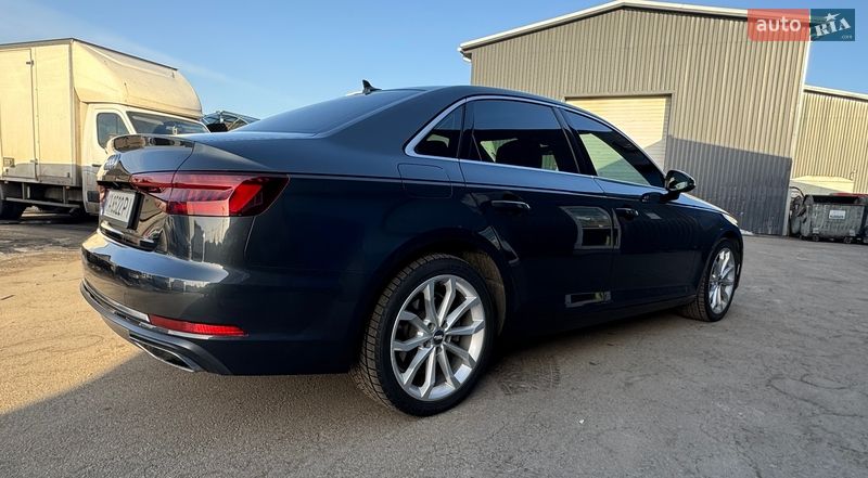 Седан Audi A4 2018 в Киеве