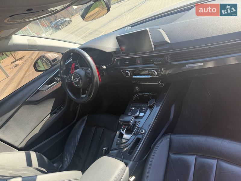 Седан Audi A4 2017 в Киеве