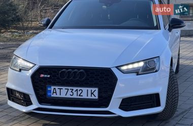 Седан Audi A4 2017 в Долині