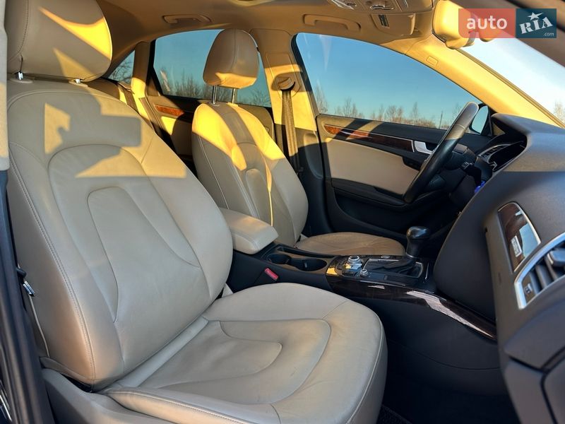 Седан Audi A4 2012 в Львові