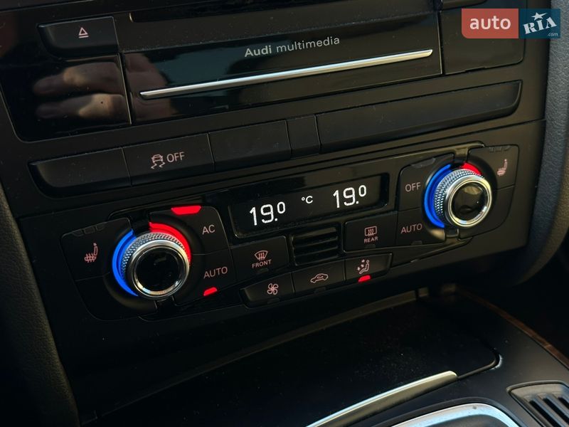 Седан Audi A4 2012 в Львові