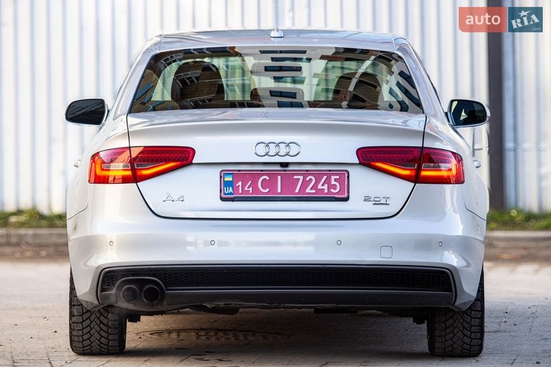 Седан Audi A4 2013 в Львове