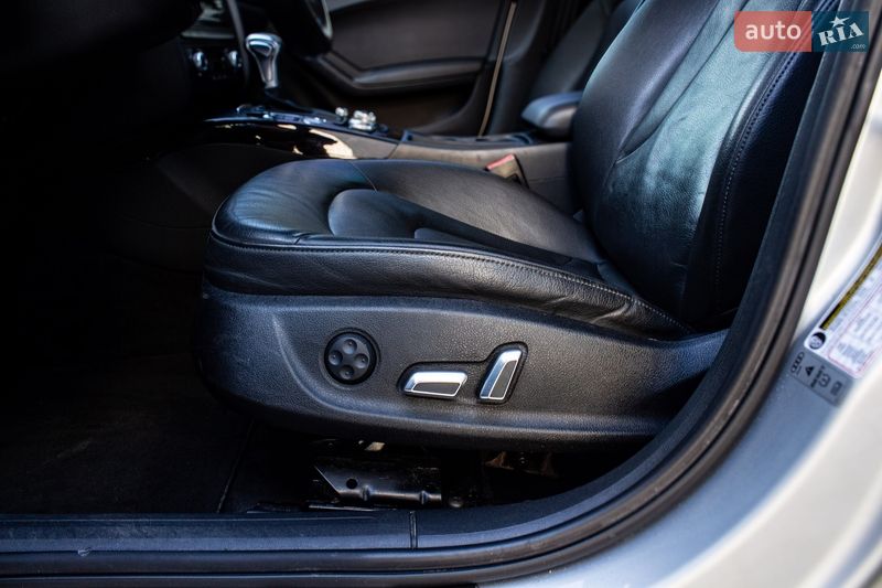 Седан Audi A4 2013 в Львове