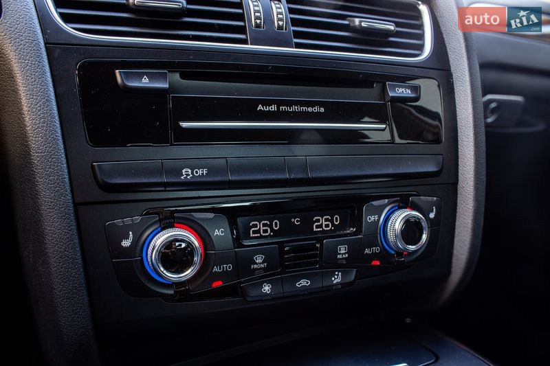 Седан Audi A4 2013 в Львове