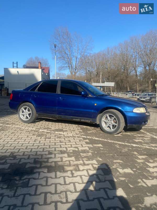 Седан Audi A4 1998 в Хмельницком