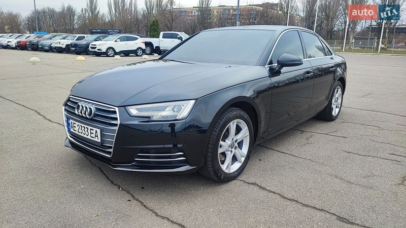 Седан Audi A4 2018 в Дніпрі