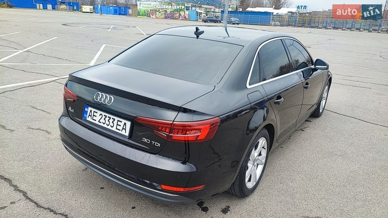 Седан Audi A4 2018 в Дніпрі