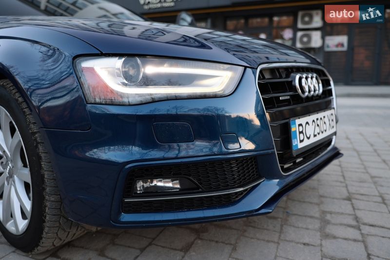 Седан Audi A4 2014 в Новояворівську
