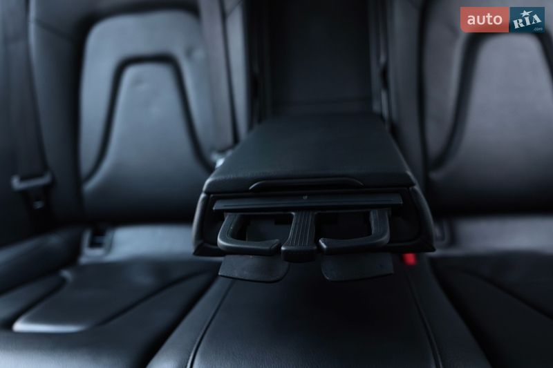 Седан Audi A4 2014 в Новояворівську