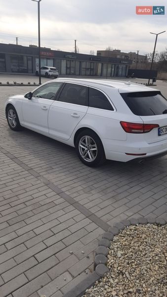 Универсал Audi A4 2018 в Ужгороде