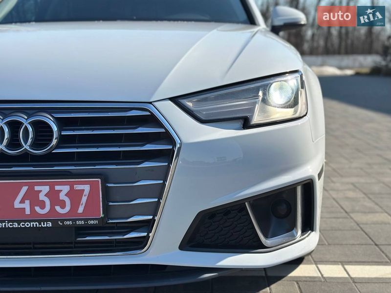 Седан Audi A4 2018 в Луцке