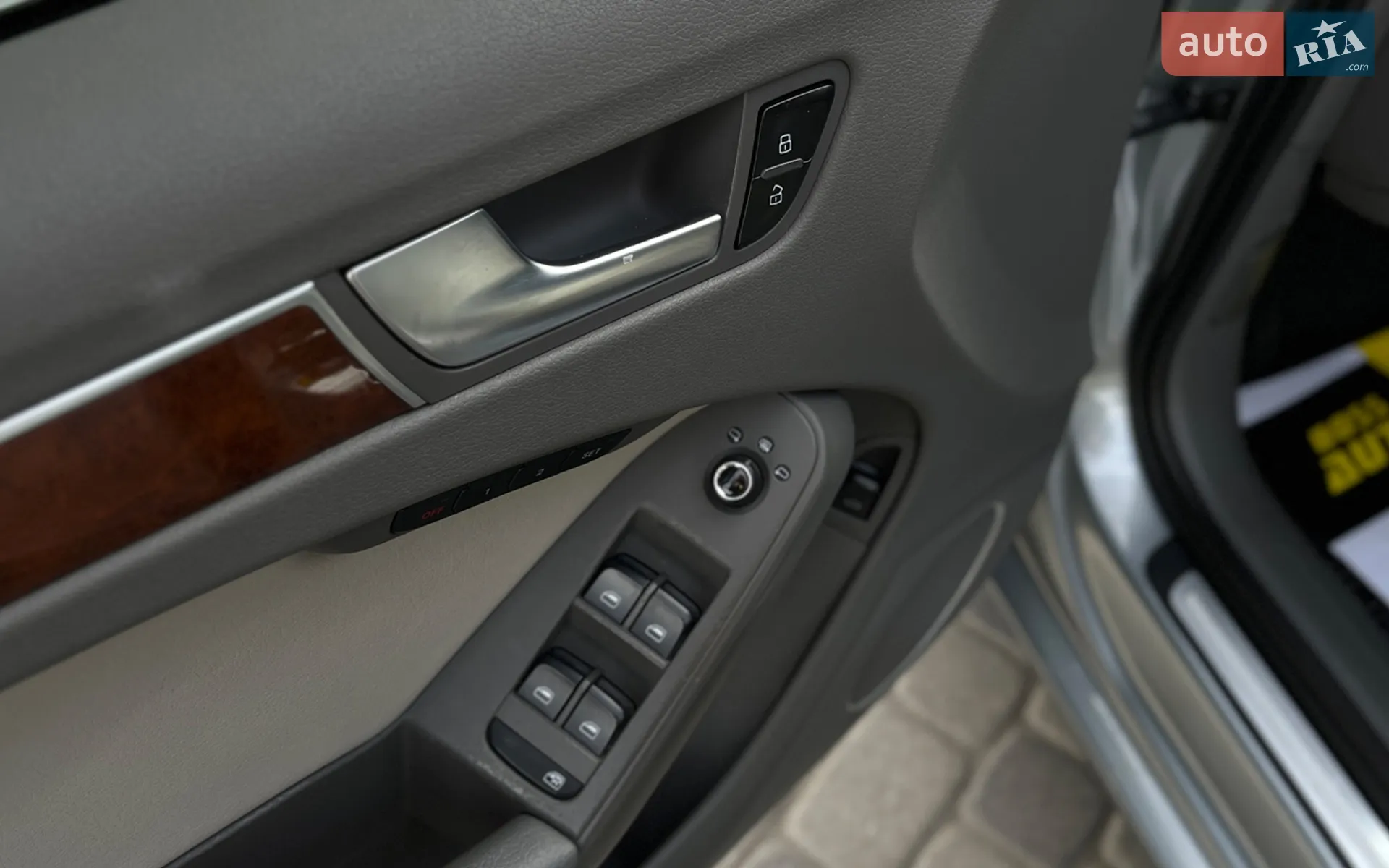 2010 Audi A4 - мініатюра 10