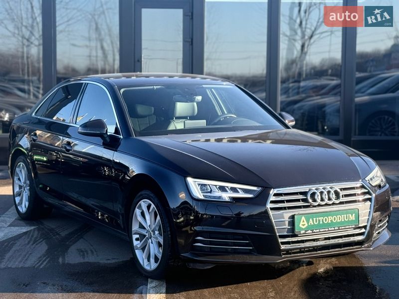 Седан Audi A4 2017 в Киеве