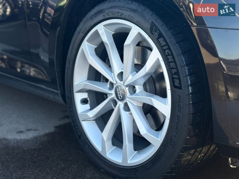 Седан Audi A4 2017 в Киеве