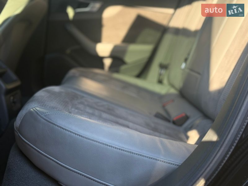 Седан Audi A4 2017 в Киеве