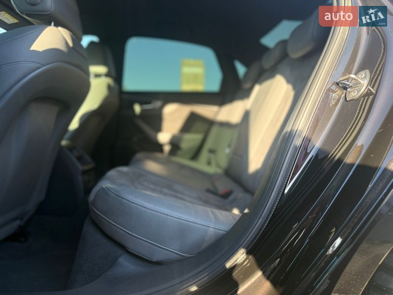 Седан Audi A4 2017 в Киеве