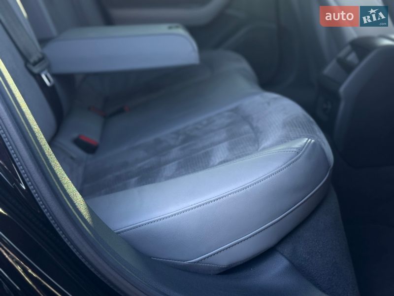 Седан Audi A4 2017 в Киеве