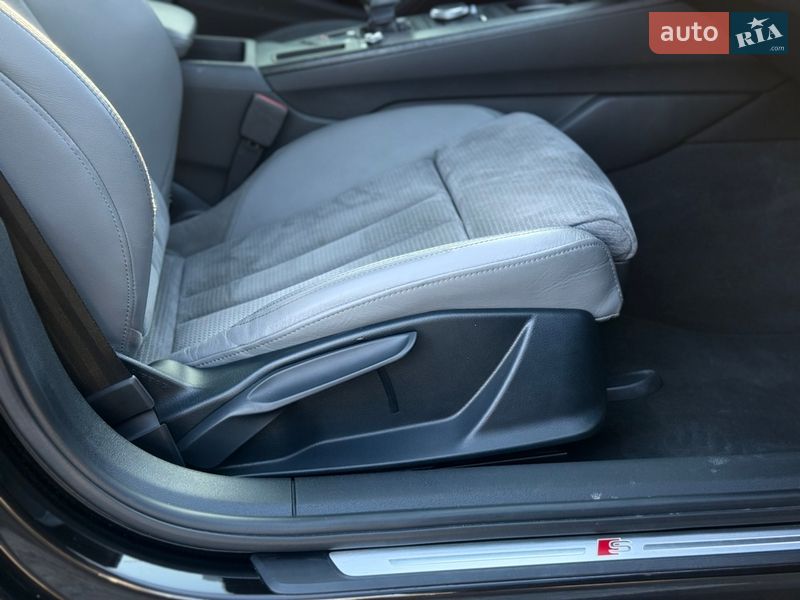 Седан Audi A4 2017 в Киеве