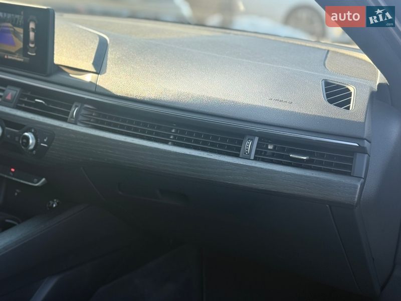Седан Audi A4 2017 в Киеве