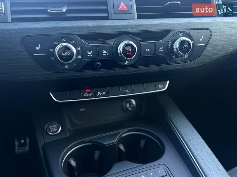 Седан Audi A4 2017 в Киеве