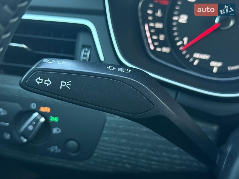 Седан Audi A4 2017 в Киеве