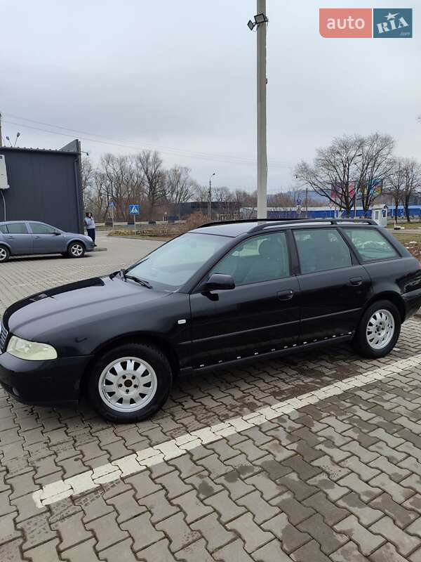 Універсал Audi A4 2000 в Чернівцях
