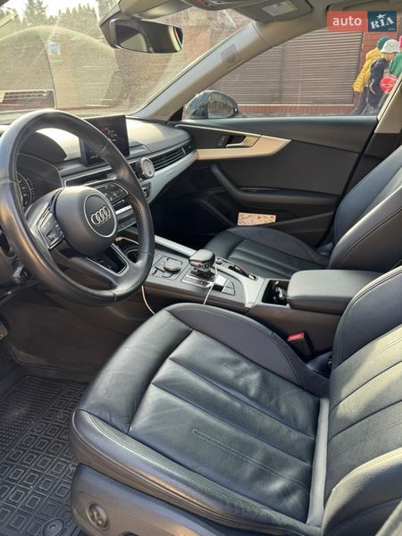 Седан Audi A4 2016 в Львове