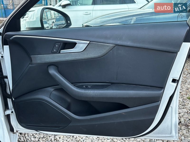 Седан Audi A4 2017 в Стрию