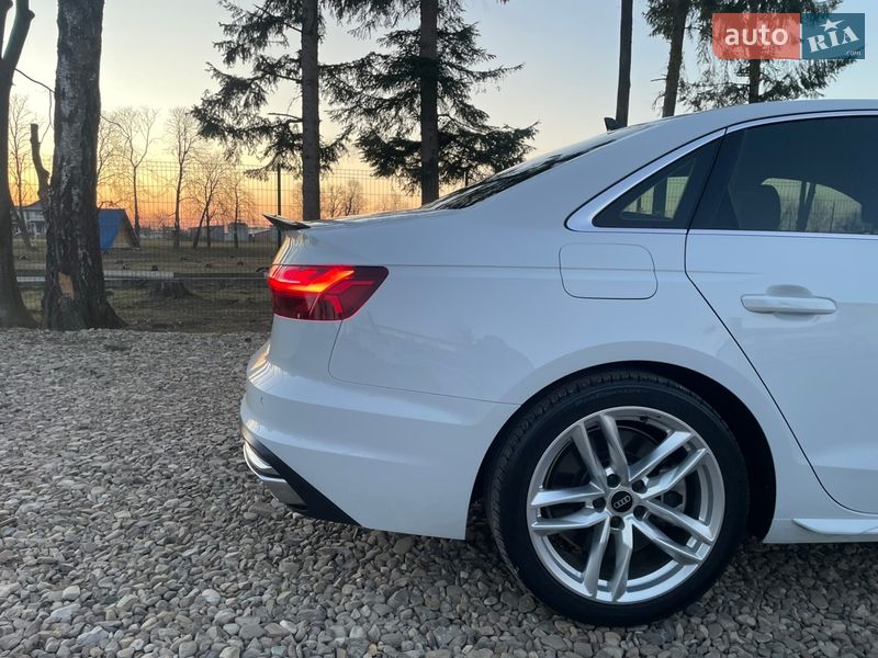 Седан Audi A4 2023 в Стрые