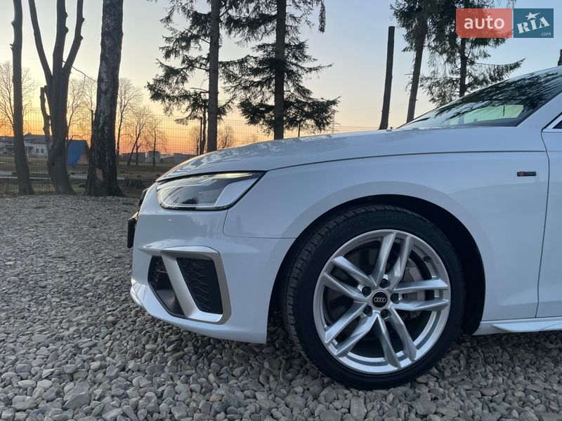 Седан Audi A4 2023 в Стрые