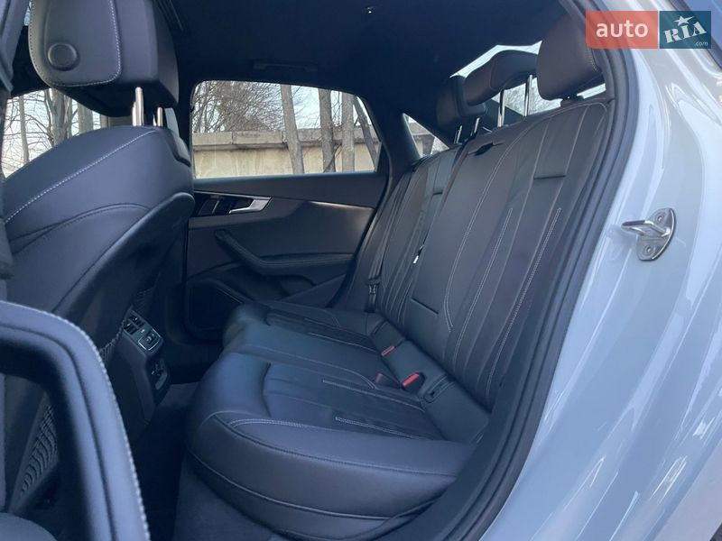 Седан Audi A4 2023 в Стрые