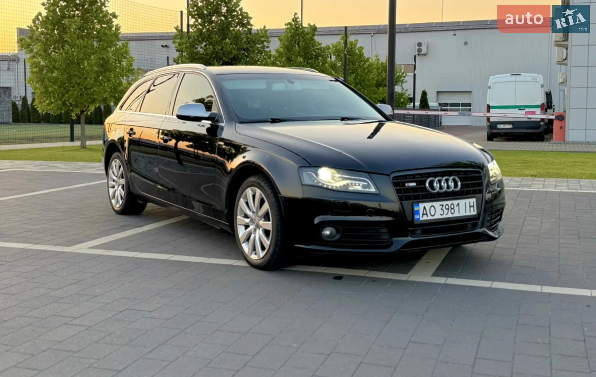 2011 Audi A4 - мініатюра 4