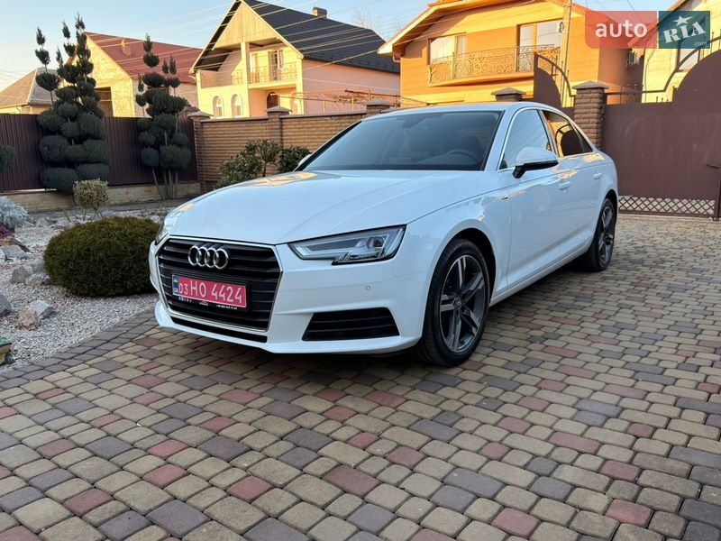 Седан Audi A4 2020 в Мукачево