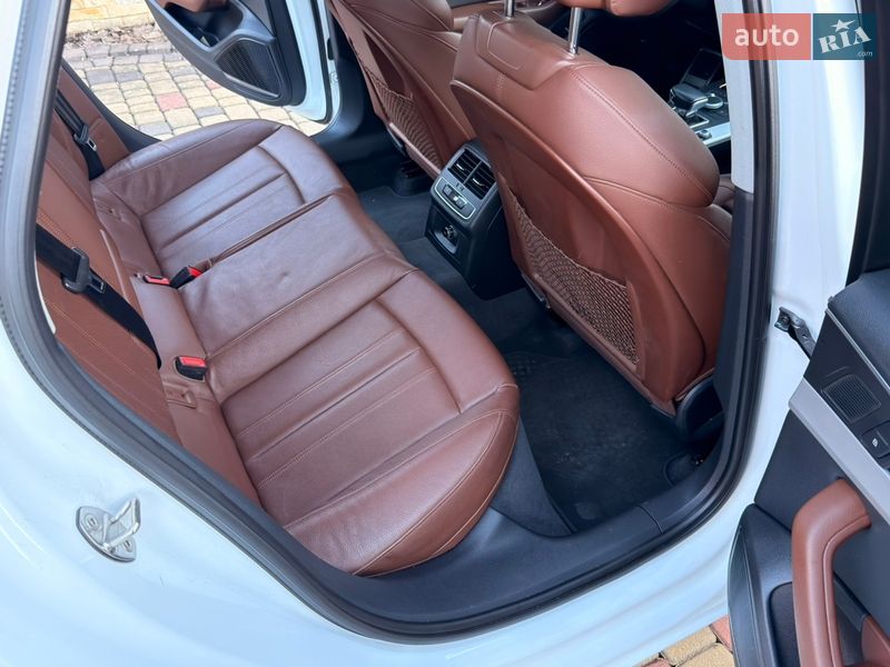 Седан Audi A4 2020 в Мукачево