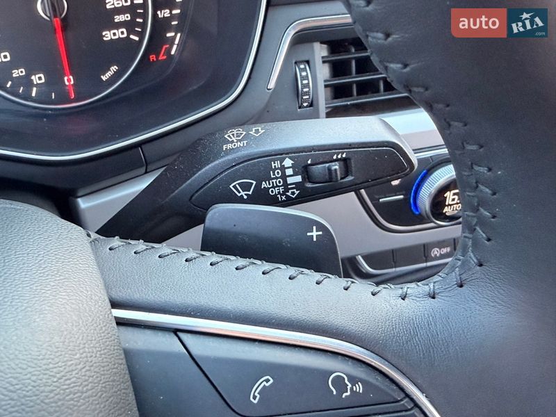 Седан Audi A4 2020 в Мукачево