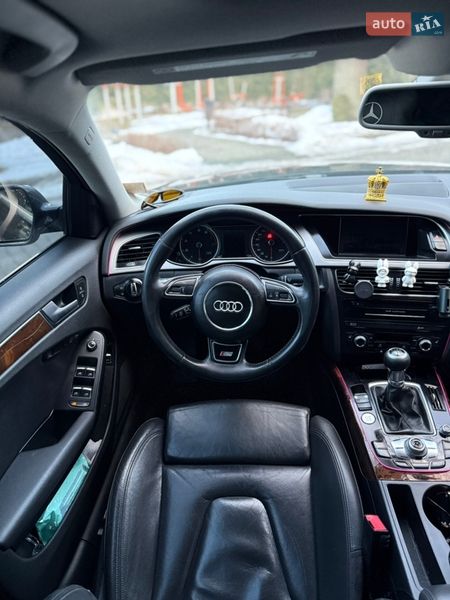 Седан Audi A4 2013 в Львове