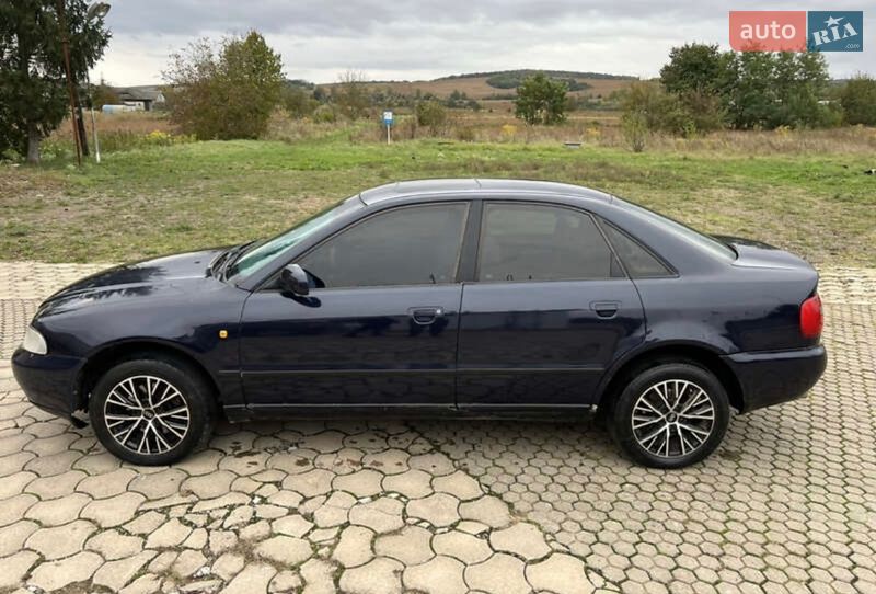 Седан Audi A4 1997 в Чернівцях