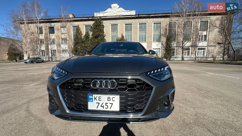 Седан Audi A4 2022 в Днепре