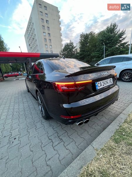 Седан Audi A4 2016 в Черкассах