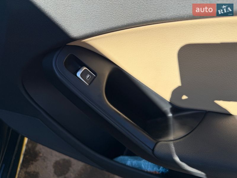 Седан Audi A4 2015 в Черкасах