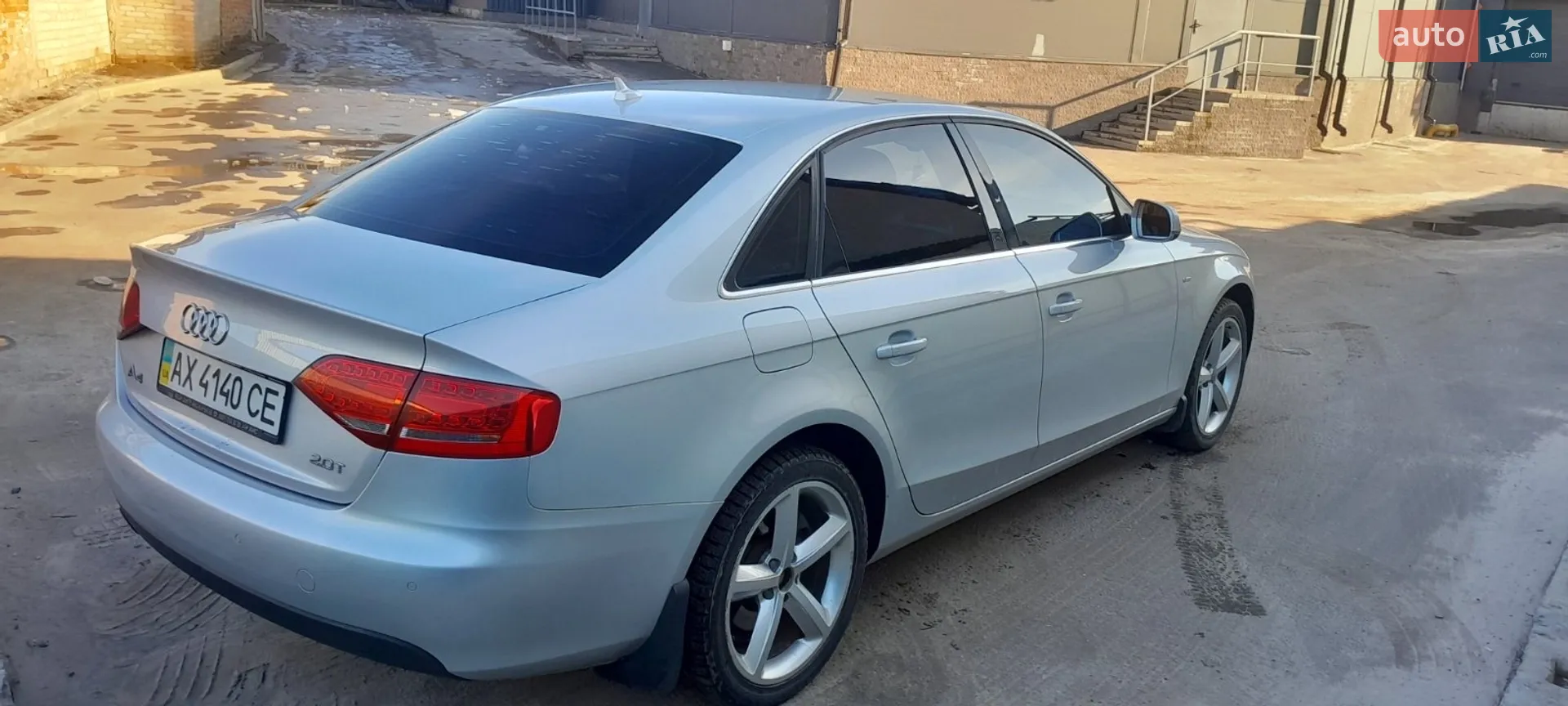 2010 Audi A4 - мініатюра 4