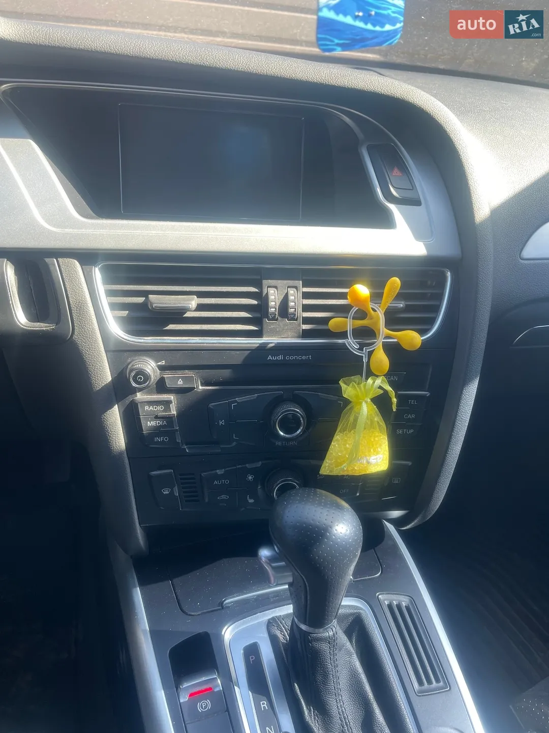 2010 Audi A4 - мініатюра 12