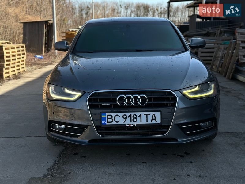 Седан Audi A4 2012 в Стрию