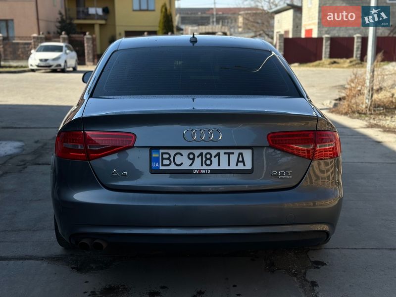 Седан Audi A4 2012 в Стрию
