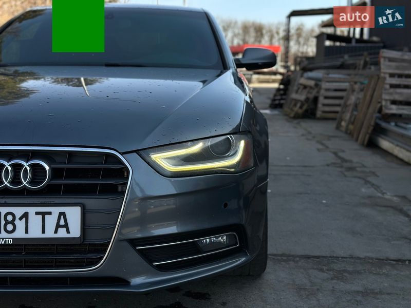 Седан Audi A4 2012 в Стрию