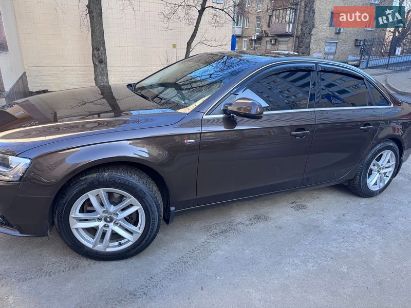 Седан Audi A4 2014 в Киеве