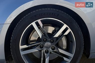 Седан Audi A4 2017 в Дніпрі