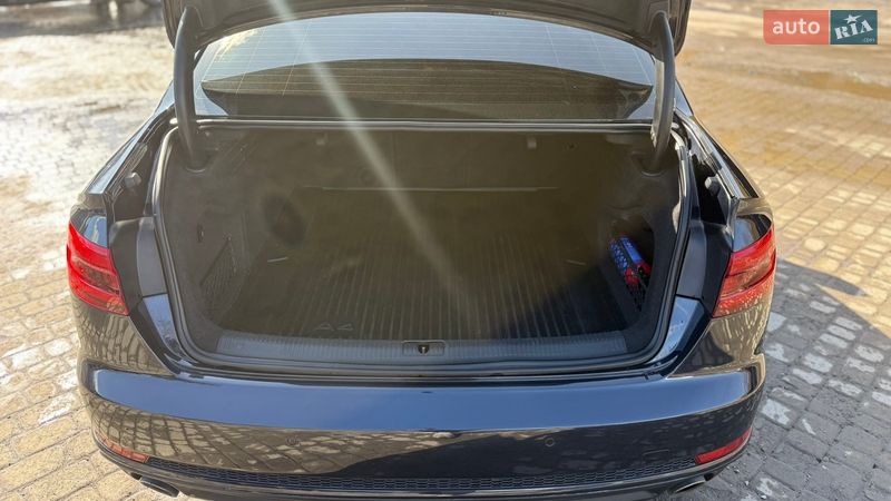 Седан Audi A4 2016 в Хмельницькому