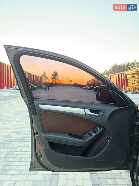 Седан Audi A4 2014 в Львові